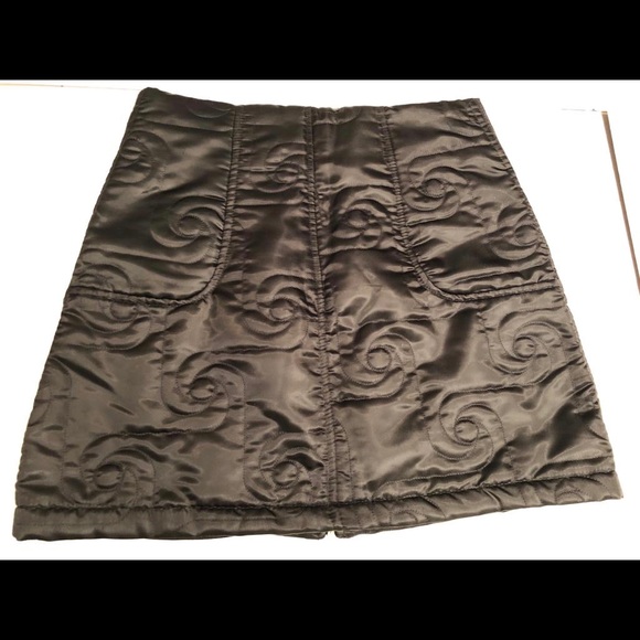 Serena Kay Paris Skirt - Picture 2 of 3